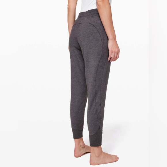 Lululemon Rest for Resilience Jogger
Heathered Moonwalk - Picture 4 of 4